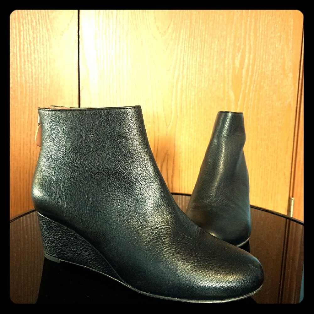 Kenneth Cole Wedge Bootie NWOT